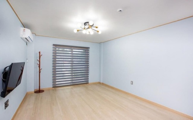 Taean Solbatgil Pension
