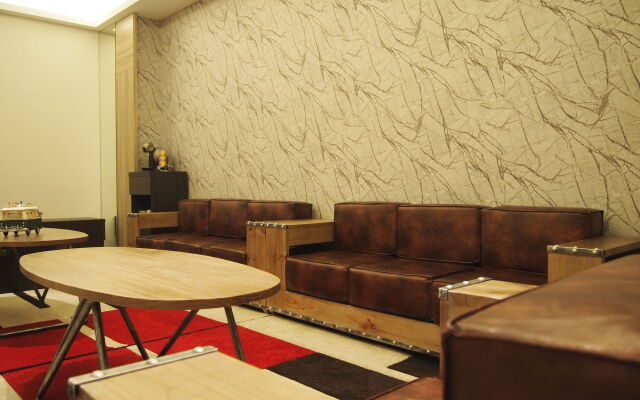 Fairytale YiSu Hot Spring Hotel