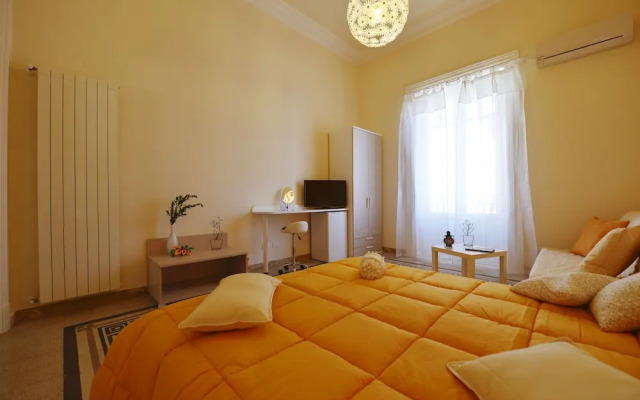 * 1 * 7 * 4 * Via Roma, Rooms Breakfast, B&B