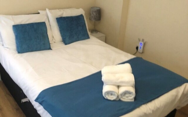 Impeccable 1-bed Apartment in Town Centre Luton