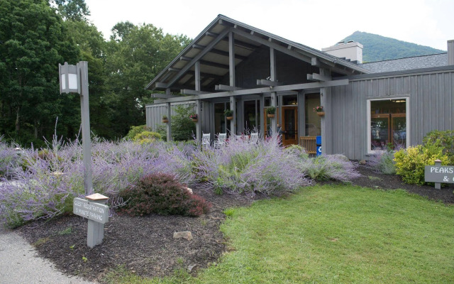 Peaks of Otter Lodge