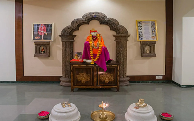 Renest Shraddha Inn - Shirdi