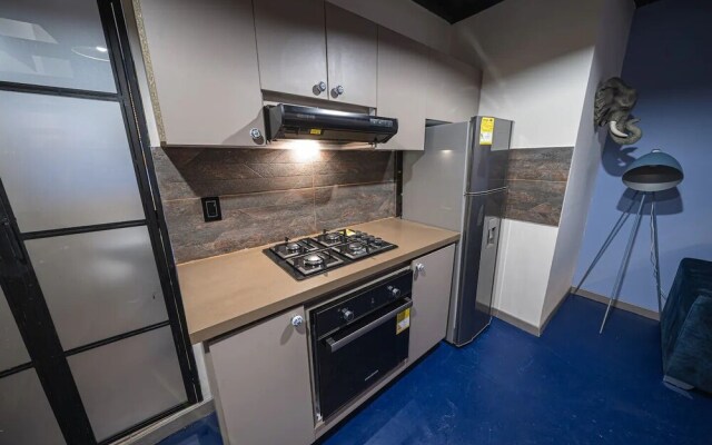 HOLT - Astorga Gardens - The African