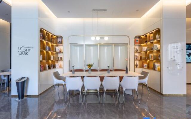 Zhengzhou Zhongyuan Wanda Longhai West Road Atour X Hotel