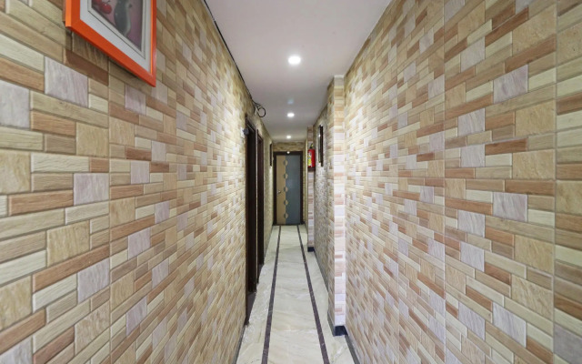 OYO 2705 Hotel Preet Palace