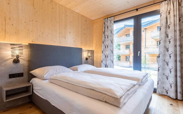 Spacious Apartment With Pool