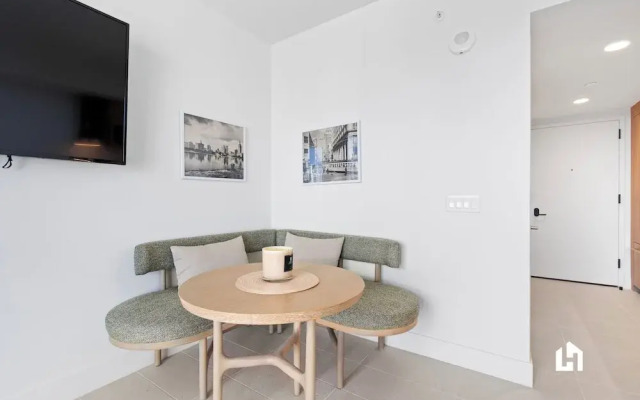 Stylish Apartments with Partial Ocean Views in Downtown