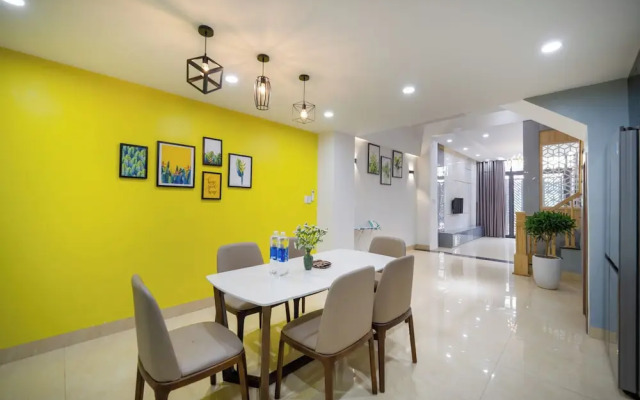 N to M House