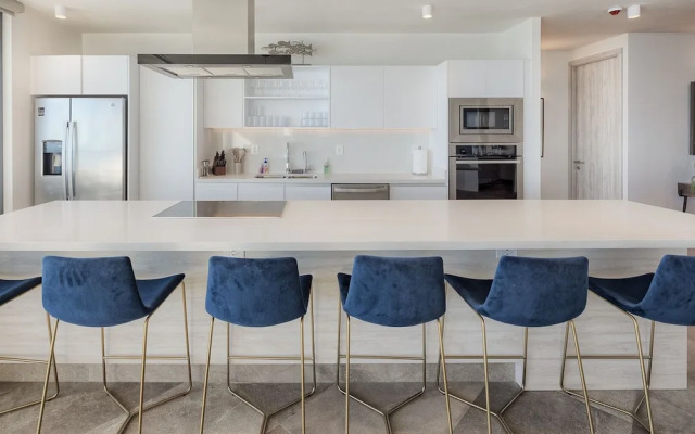 Luxury New Oceanfront Condo 5BR Sleeps 12