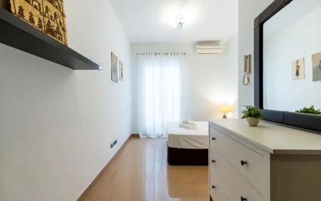 Charming Apartment in El Arenal, Sevilla's Heart