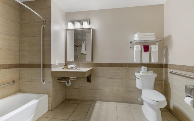 Best Western Plus Winnipeg West