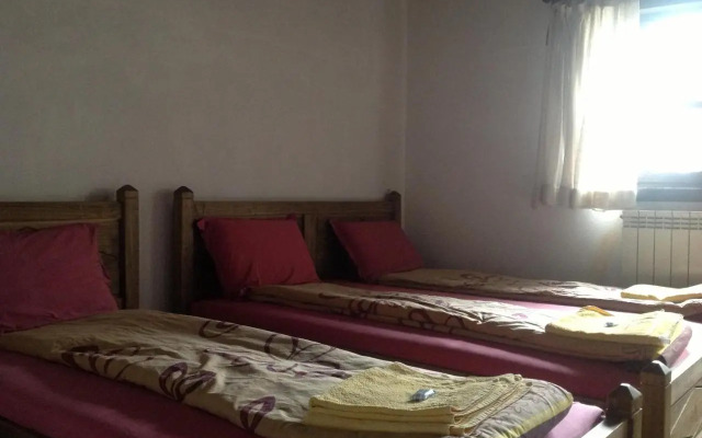 Bazoteva House