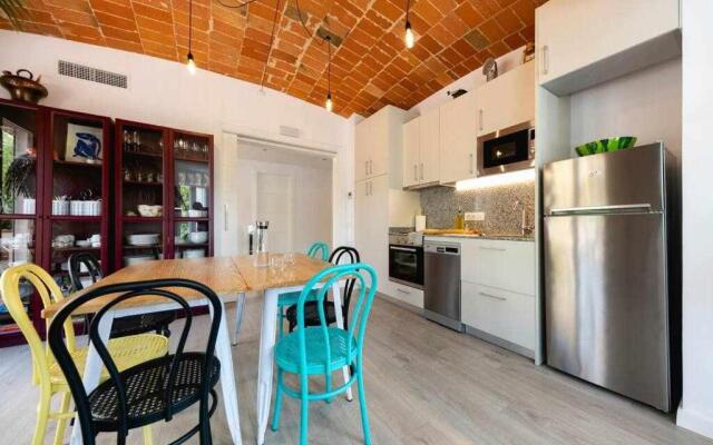 Newly renovated room w Pool y BikeParking