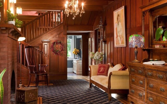 Abbeymoore Manor