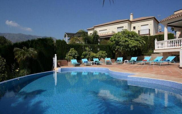 Spacious 700m2 villa, Golfers paradise.
