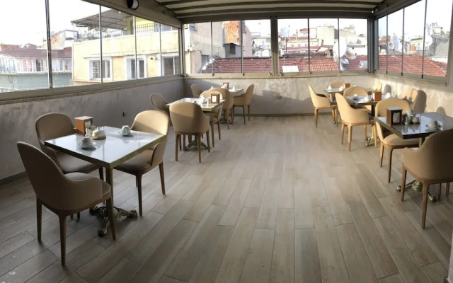X-Nellyi Boutique Hotel