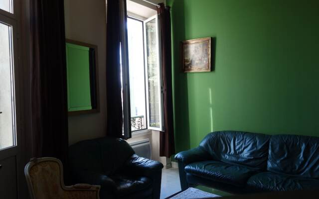 Welcome to Cannes - GALIENNI 3