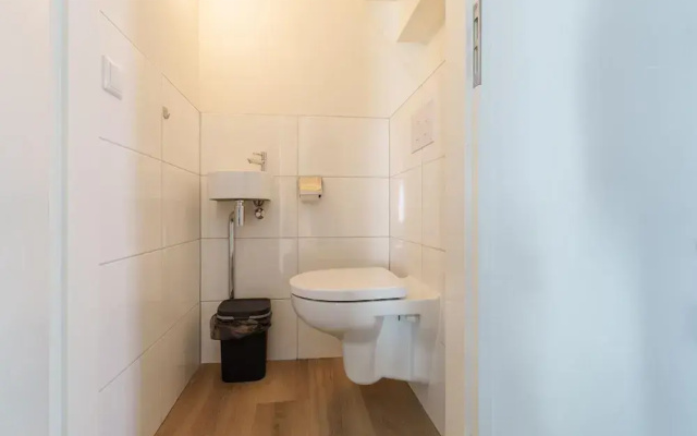 Beautiful Holiday Home With Sauna Near Rotterdam