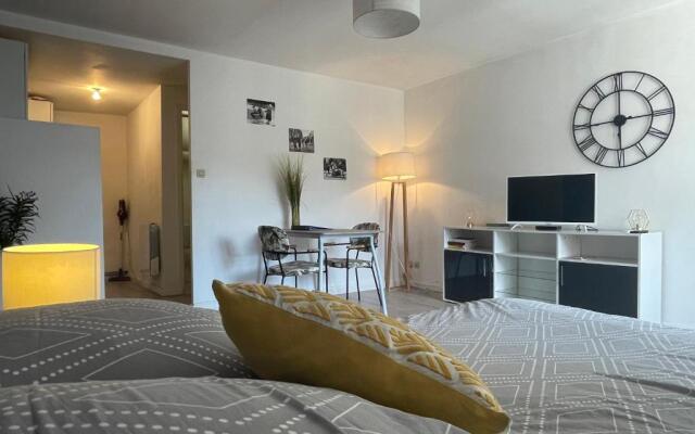 Moissac Centre Studio 30m2 Calme Cour Intérieure vélo Netflix