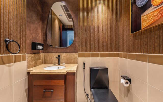 Luxury Condo With Burj Khalifa and Fountain Views