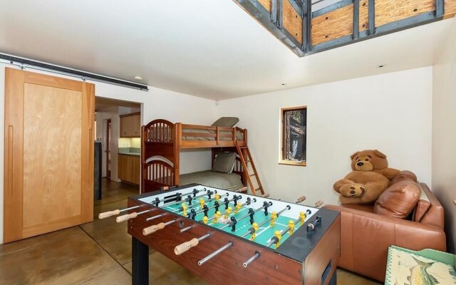 061 - Boulder Bay Retreat