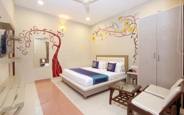 OYO 10070 Hotel Satkar Regency