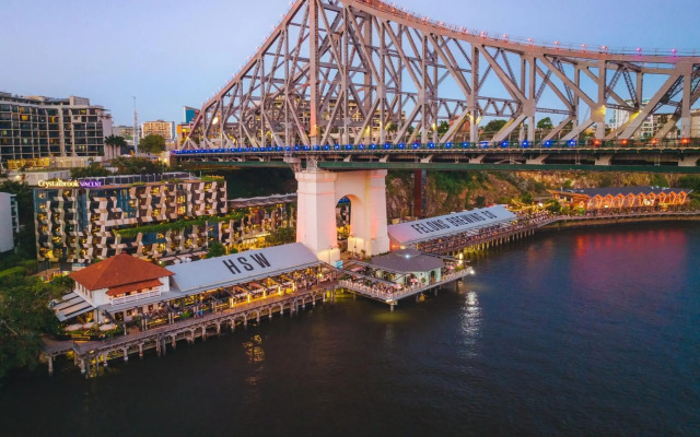 W Brisbane
