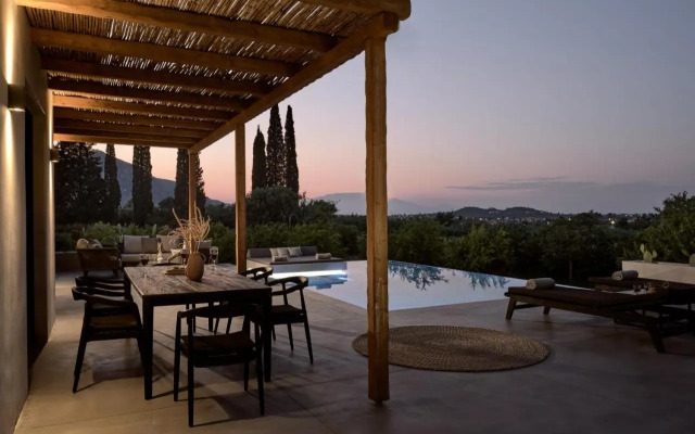 Yliessa - Luxury pool villa surrounded by nature