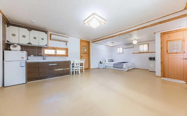 Apple farm stay