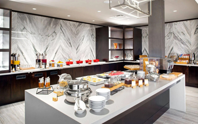 DoubleTree by Hilton Halifax Dartmouth