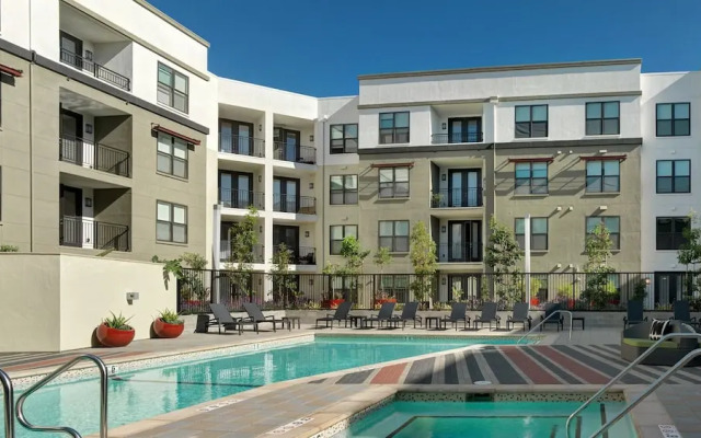 Global Luxury Suites Redwood City