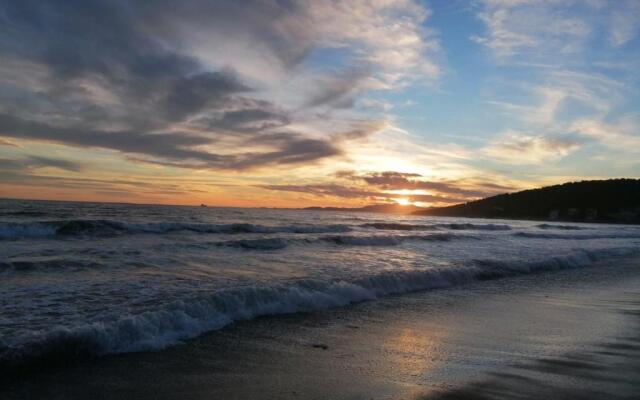 step to the sea