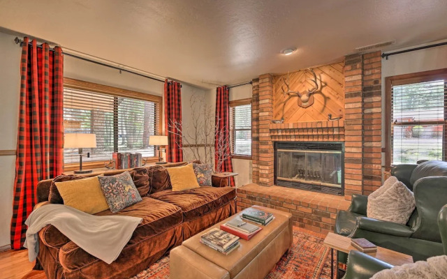 Deck + Yard: Family-friendly Pinetop Retreat