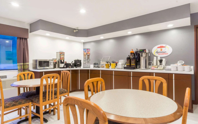 Super 8 by Wyndham Zanesville