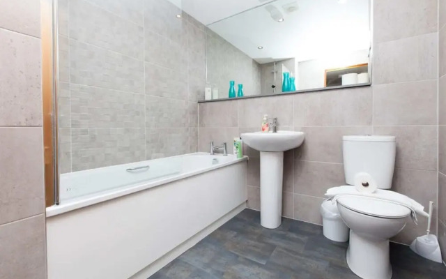 2 Bedroom Flat In Converted Distillery In Edinburgh