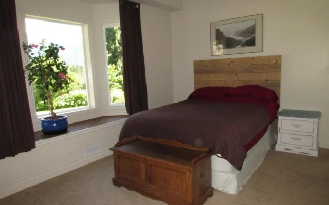 The Cabin at Sweetwater Lane Farm