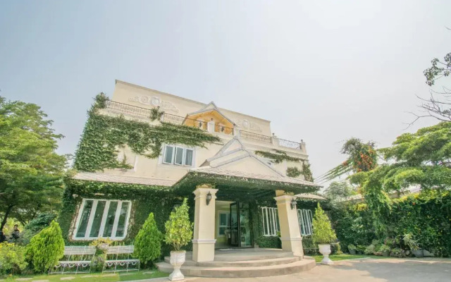 The target residence & resort