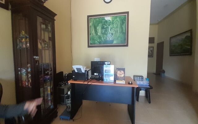 SPOT ON 93851 Fermansio Homestay 1