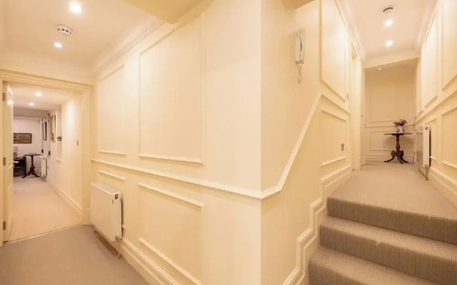 Paddington 7-bed 13-guest Massive House W/patio