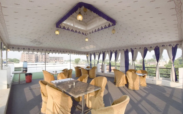 OYO 23196 Hotel Yash Meridion