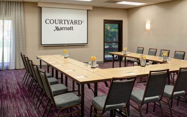 Courtyard Louisville East