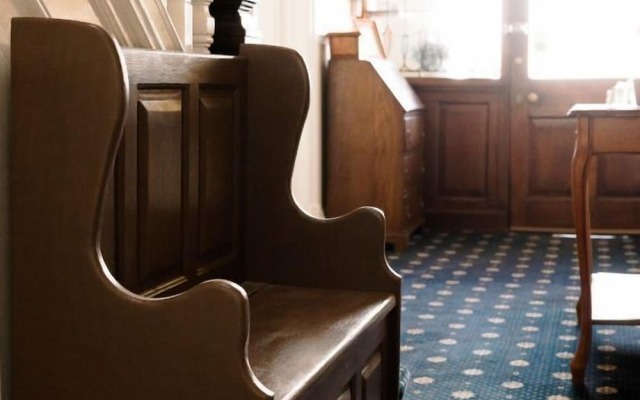 Crescent Lodge Guest House