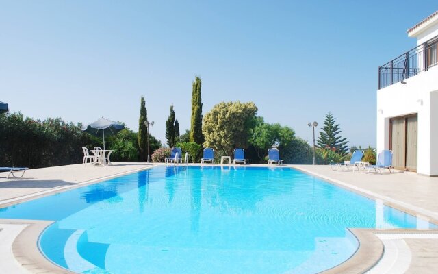 "impressive Large Villa Huge Heated Pool Garden"