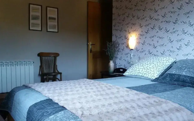 Hostal Xalet Refugi Pere Carné - Hostel