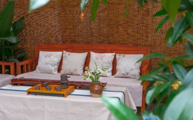 the clouds flower house