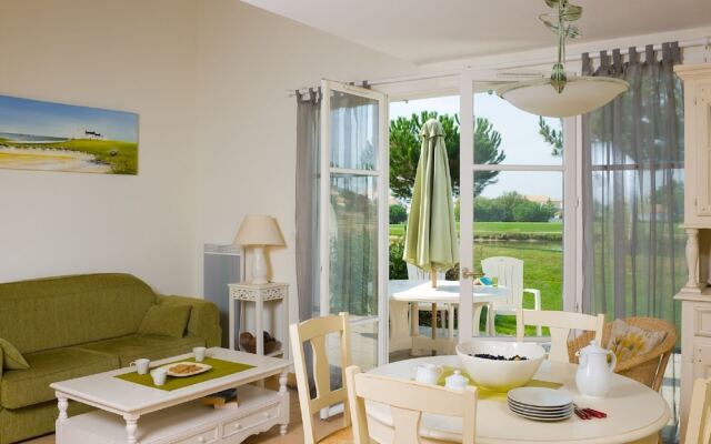 Charming apartment with dishwasher located at a golf course