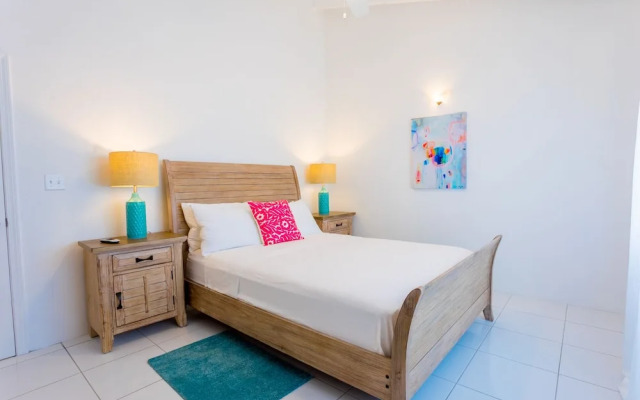 Coralito Bay Suites & Villas