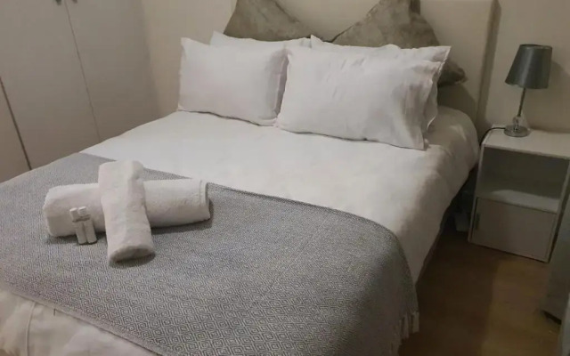 Stunning, Modern 1 bedroom Apartment Sandton