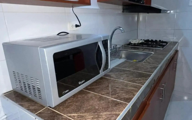 cómodo apartamento gran ubicación y a/c