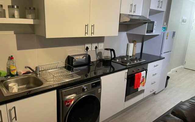 Tana’s Crib(Modern Secure 1 bed Apartment)Beaumont